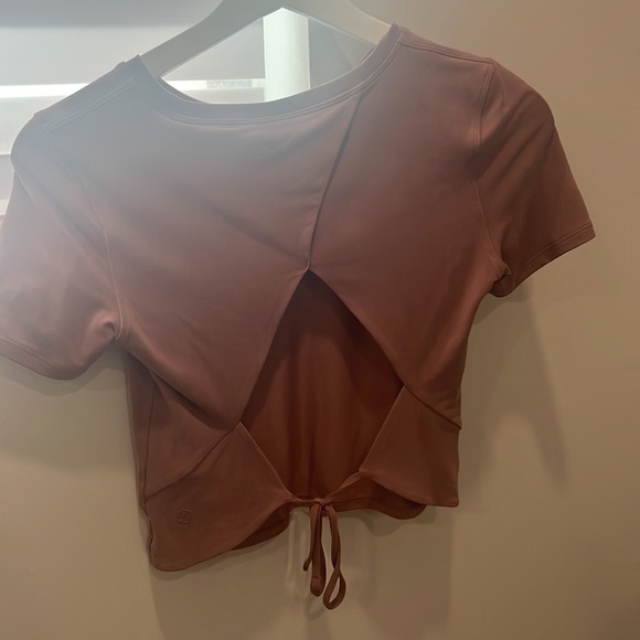 Lululemoon t-shirt, size 2 , peach color, very good condition. - Picture 2 of 5